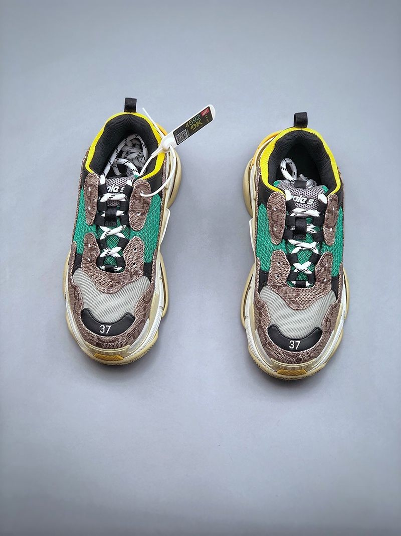 日本未入荷グッチ バレンシアガ コピー ザ ハッカー プロジェクト Triple S スニーカー 677193UMO209766人気